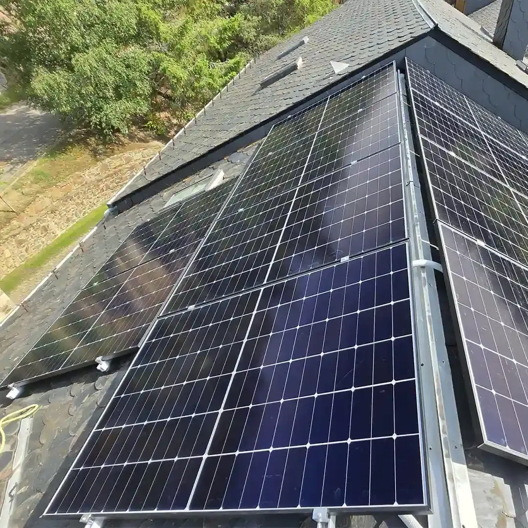 Sistema solar residencial 8,56 kW - Queixans (Girona)