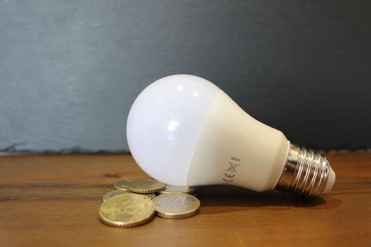 Subida del IVA de la luz y IEE en la electricidad: Impacto en tu factura y cómo afrontarlo