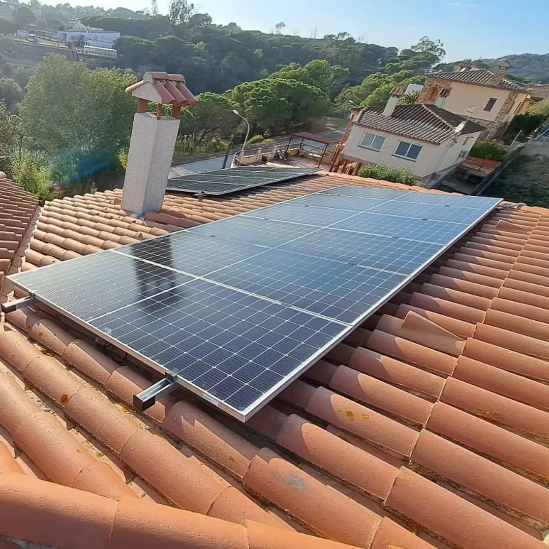 Instal·lació fotovoltaica 4,5 kW - Blanes (Girona)