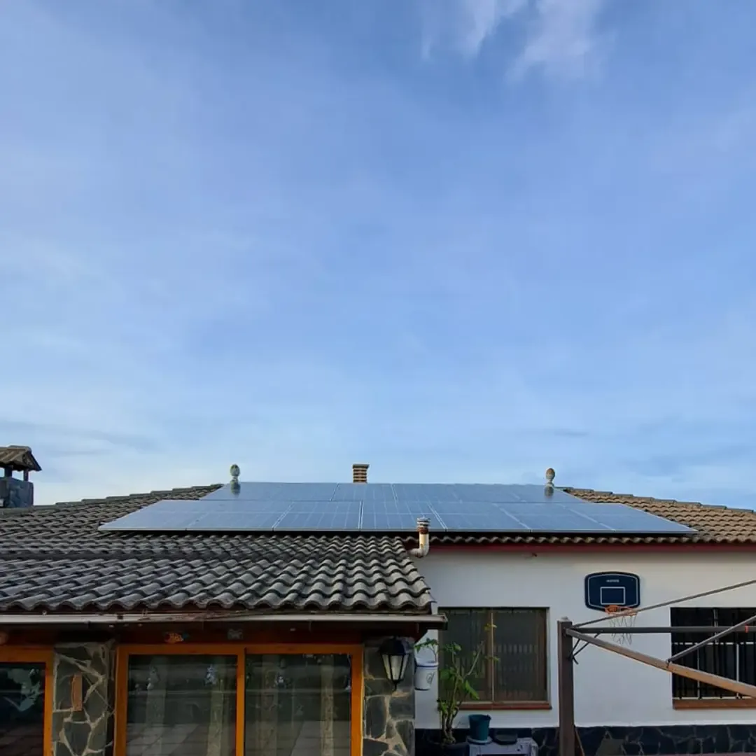 Instal·lació fotovoltaica de 5,85 kW - Mas Altaba (Girona)