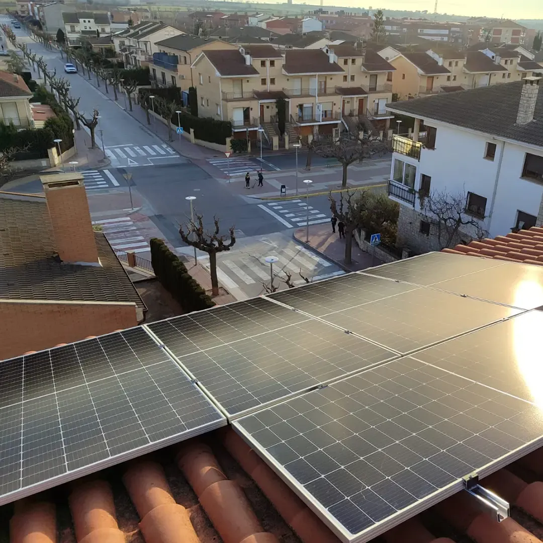Instal·lació fotovoltaicar de 4,5 kW - Guissona (Lleida)