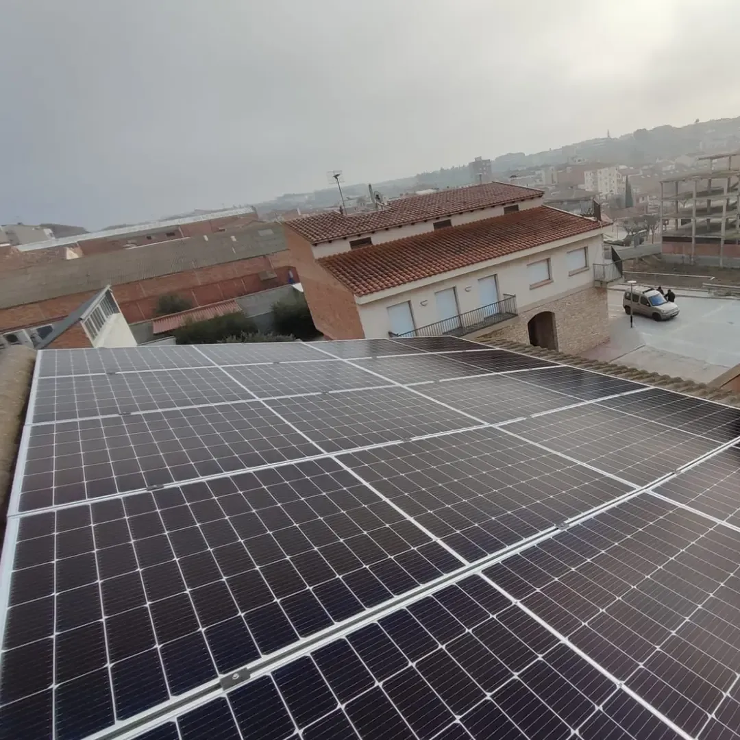 Instal·lació fotovoltaica de 4,5 kW - Bellpuig (Lleida)