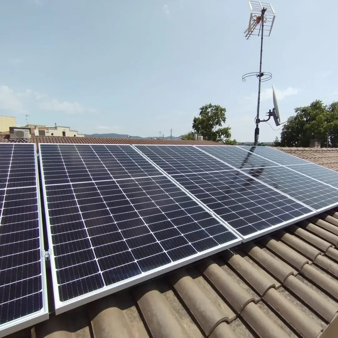 Instal·lació fotovoltaica 2,25 kW - Sant Boi de Llobregat (Barcelona)