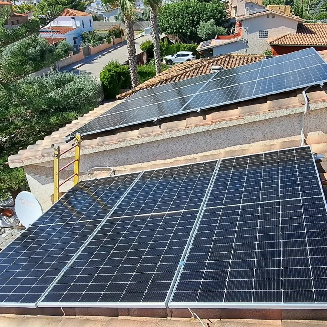 Instalación solar residencial 4,995 kW  - Roda de Barà (Tarragona)