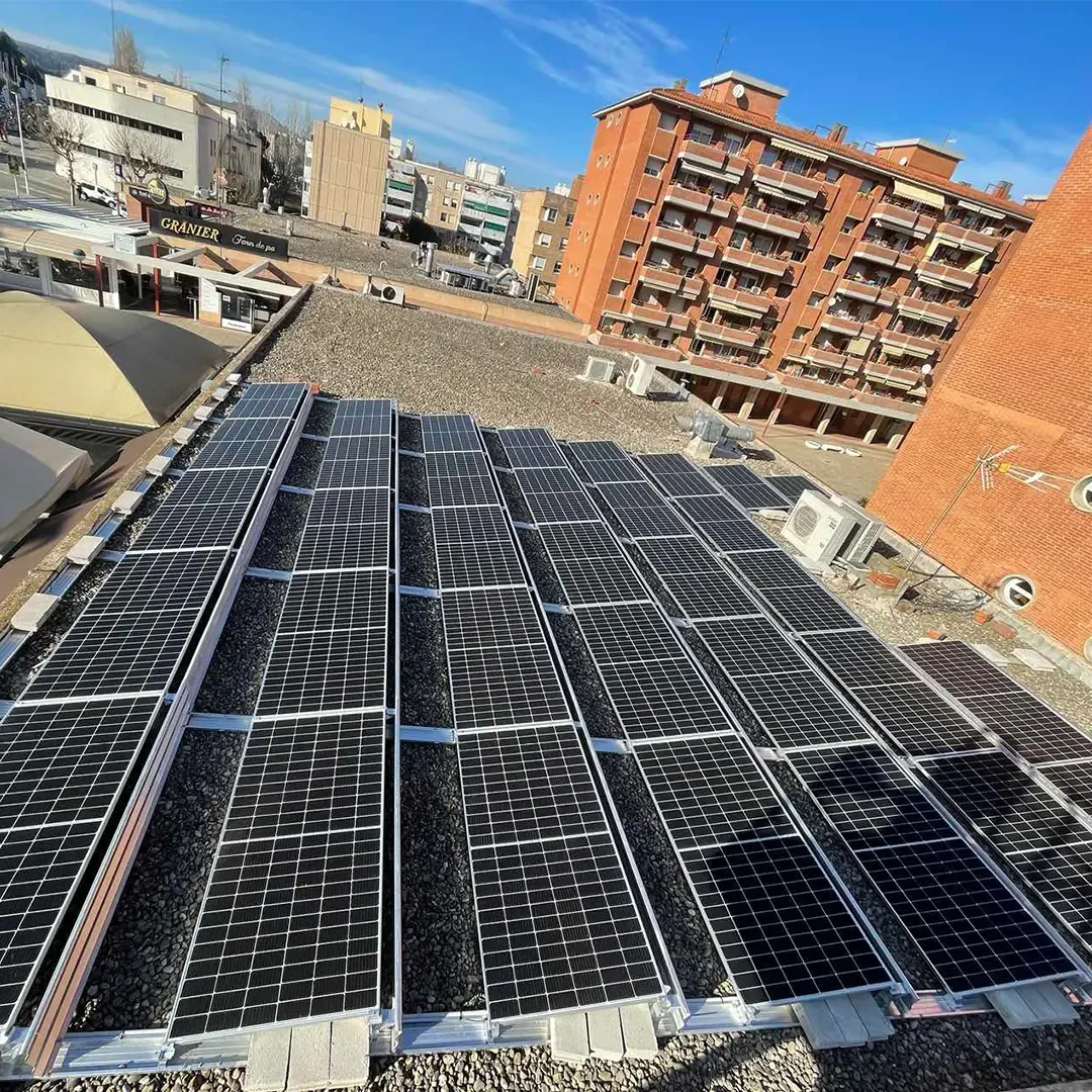 Instal·lació fotovoltaica 15,75 kW - Sant Andreu de la Barca (Barcelona)