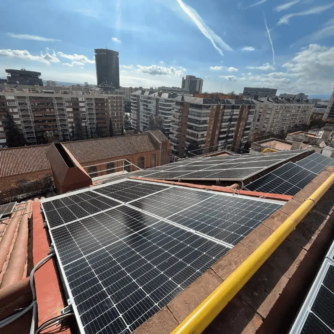 Instal·lació fotovoltaica 19,35 kW - Sarriá (Barcelona)